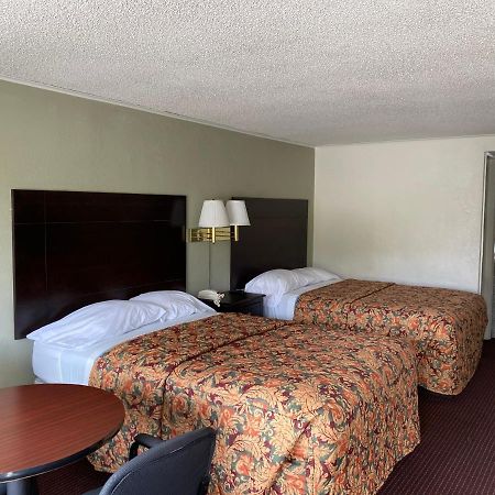 Red Carpet Inn Greensboro Ngoại thất bức ảnh