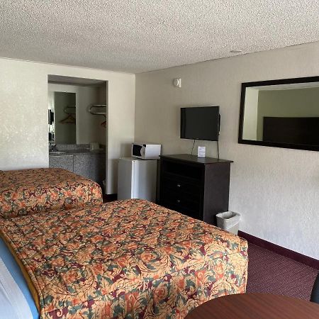 Red Carpet Inn Greensboro Ngoại thất bức ảnh