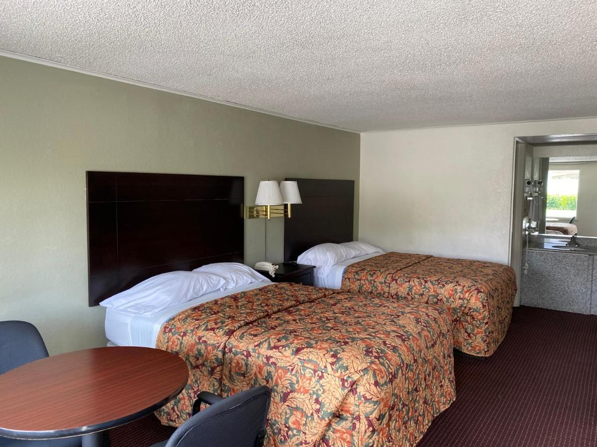 Red Carpet Inn Greensboro Ngoại thất bức ảnh