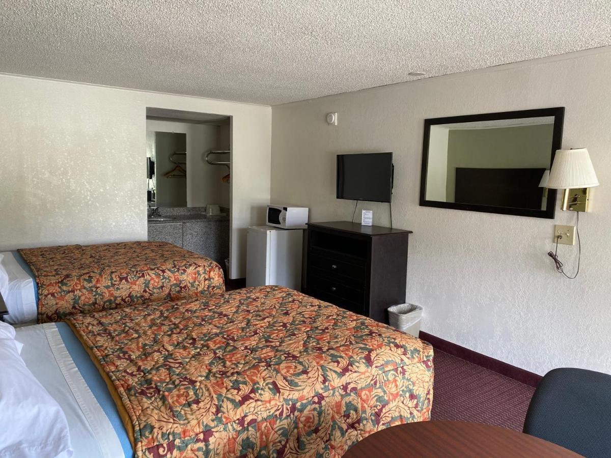 Red Carpet Inn Greensboro Ngoại thất bức ảnh