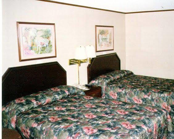 Red Carpet Inn Greensboro Phòng bức ảnh