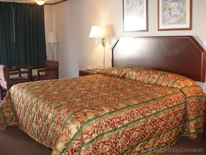 Red Carpet Inn Greensboro Ngoại thất bức ảnh